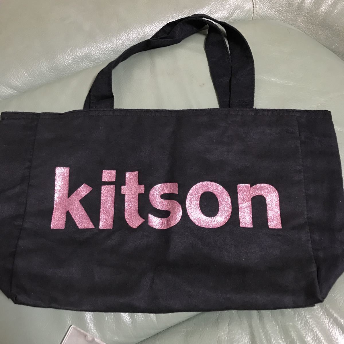 新品 キットソンkitson トートバッグ エコバッグ 未使用 ピンクのラメロゴが可愛い の落札情報詳細 ヤフオク落札価格情報 オークフリー スマートフォン版