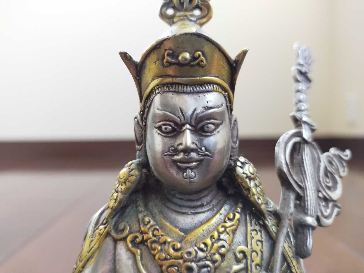 チベット仏教 仏像 グル リンポチェ パドマサンバヴァ 仏教美術 の落札情報詳細 ヤフオク落札価格情報 オークフリー スマートフォン版