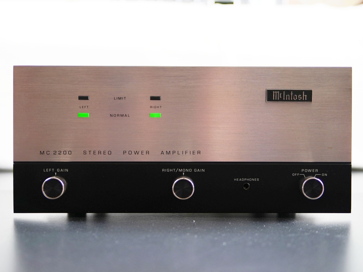 ☆マッキントッシュMC2200パワーアンプです。1982年頃568000円良好