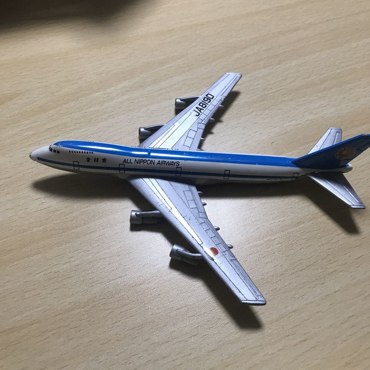 新品 送料無料 W2 1 トミカ 飛行機 Ja8190 02 の落札情報詳細 ヤフオク落札価格情報 オークフリー スマートフォン版