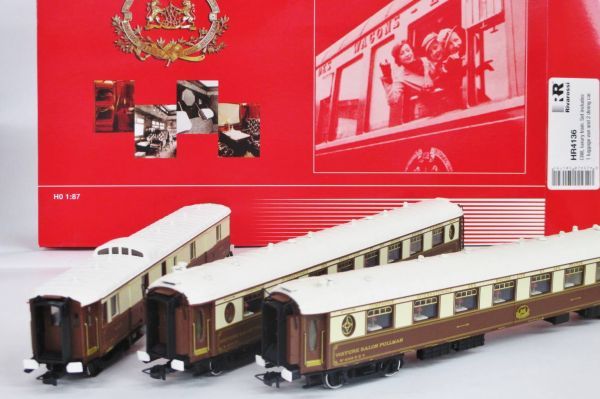 Rivarossi HR4136 CIWL luxury train.Set includes 1 luggage van and