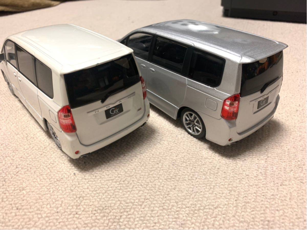 ☆レア☆ 1/24 トヨタ カラーサンプル ミニカー ノア 70系 G