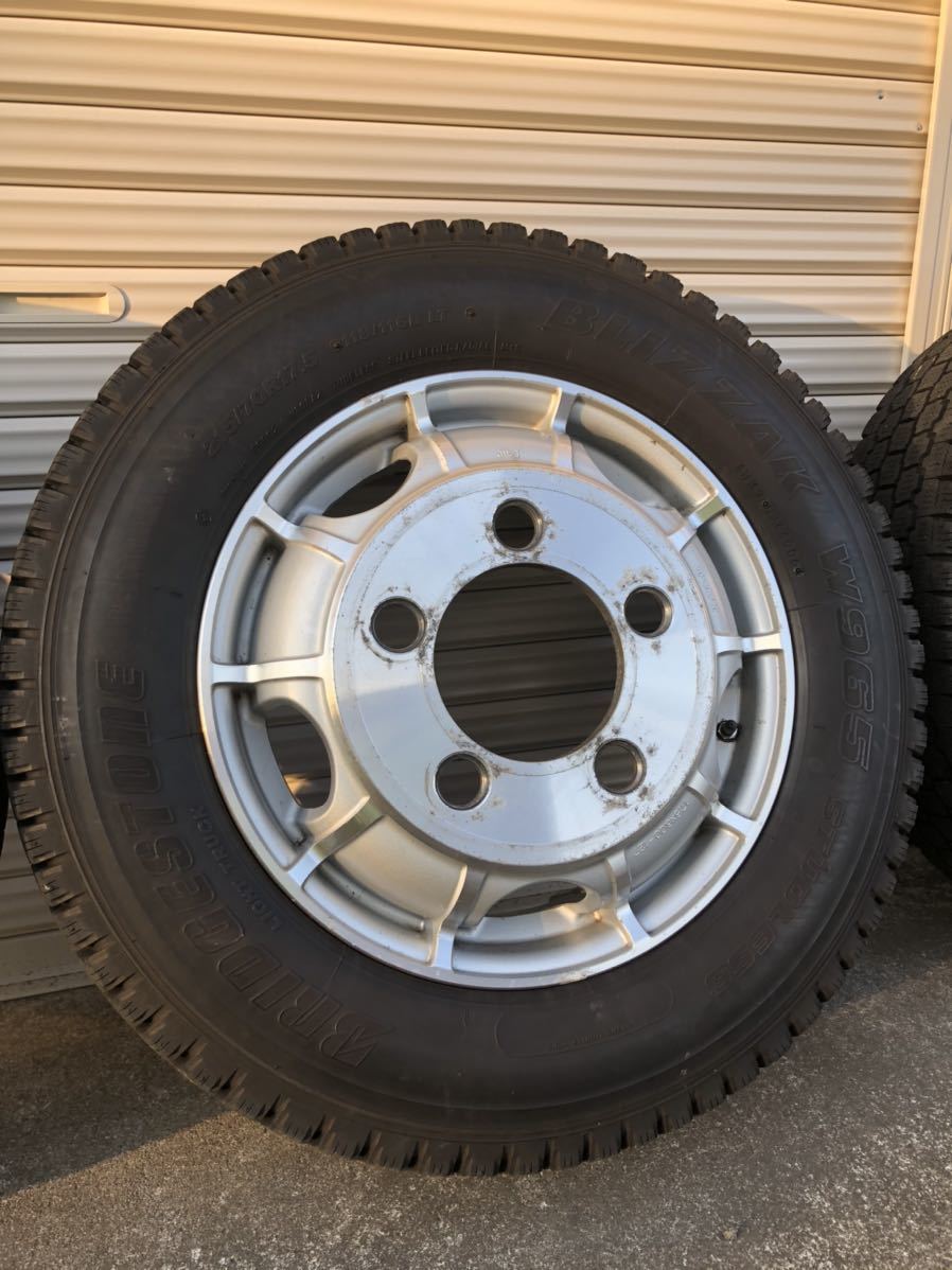 楽天市場】215／70r17．5 スタッドレスタイヤの通販 コースター