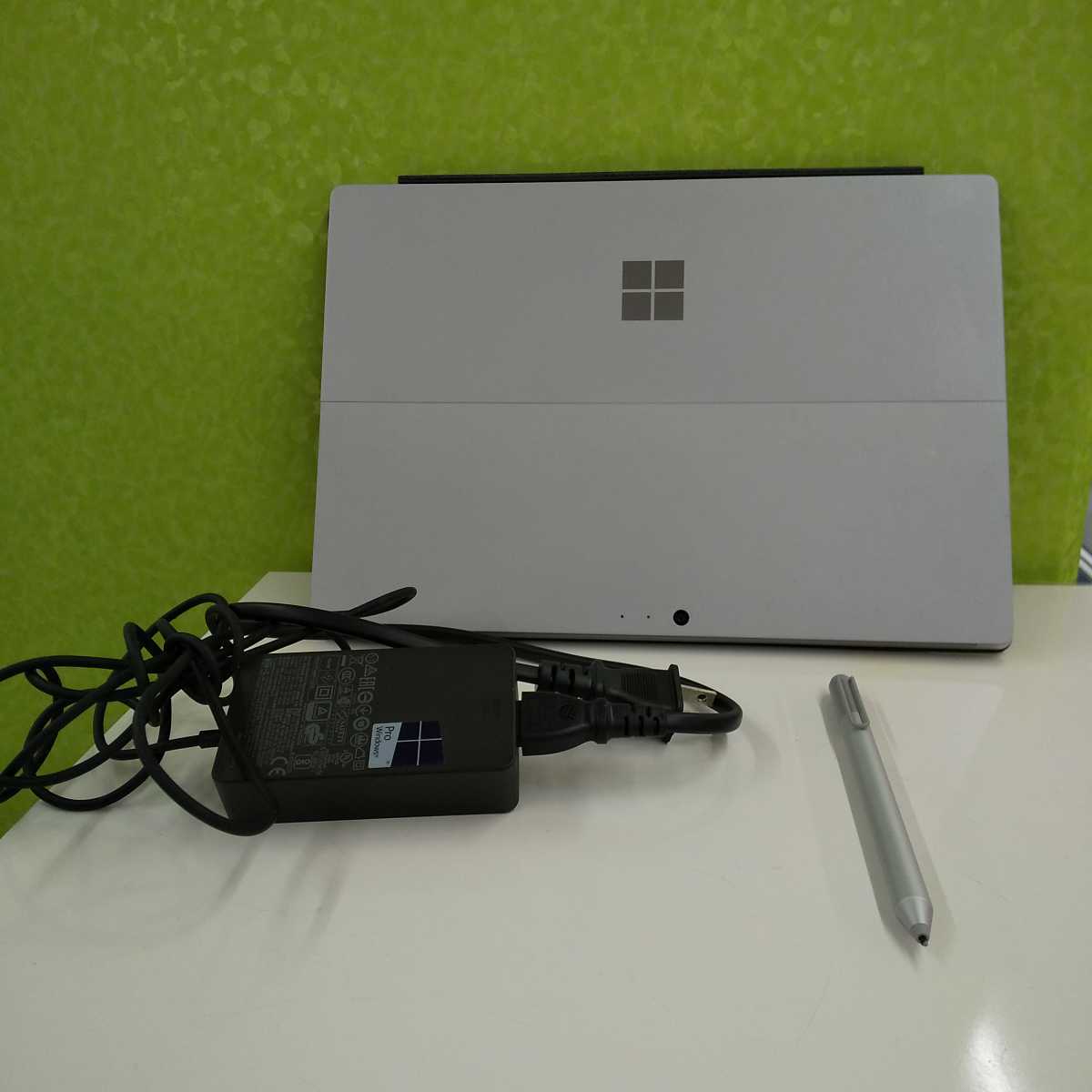 美品 Microsoft Surface Pro 4 マイクロソフト サーフェイスプロ Core I5 128gb 4gb Office2016 タッチペン付属 の落札情報詳細 ヤフオク落札価格情報 オークフリー スマートフォン版