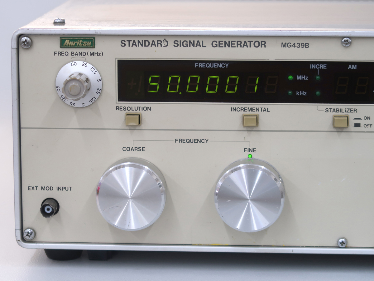 AM43612-639□Anritsu/アンリツ MG439B 信号発生器/シグナル