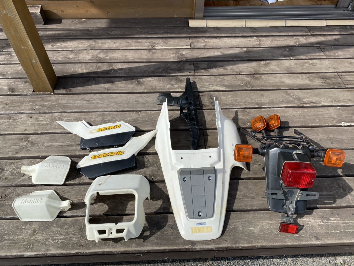 【はこぽす対応商品】 tw200 純正 外装セット - カウル、フェンダー、外装