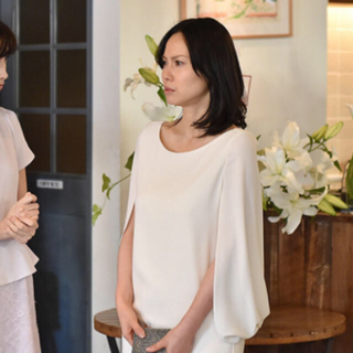 ドゥーズィエムクラス 完売 中谷美紀さん着用 ジョーゼットブラウス 黒 の落札情報詳細 ヤフオク落札価格情報 オークフリー スマートフォン版