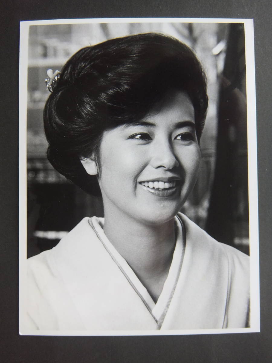 名取裕子 彩り河 スナップ写真 松本清張 の落札情報詳細 ヤフオク落札価格情報 オークフリー スマートフォン版