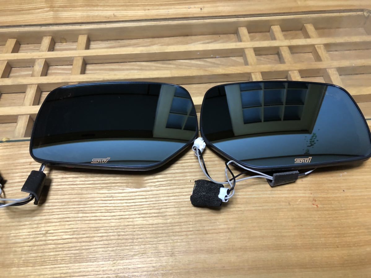 STIアンチグレアドアミラーASP付車用2セット(左一枚割れ) STIアンチグレアドアミラーASP付車用2セット(左一枚割れ)
