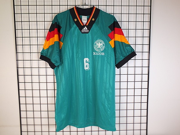 レア サッカーユニフォーム ドイツ代表 A アディダス製 6 半袖 92 94 ブッフバルト レトロ 古着 送料無料 0629 10 C の落札情報詳細 ヤフオク落札価格情報 オークフリー スマートフォン版