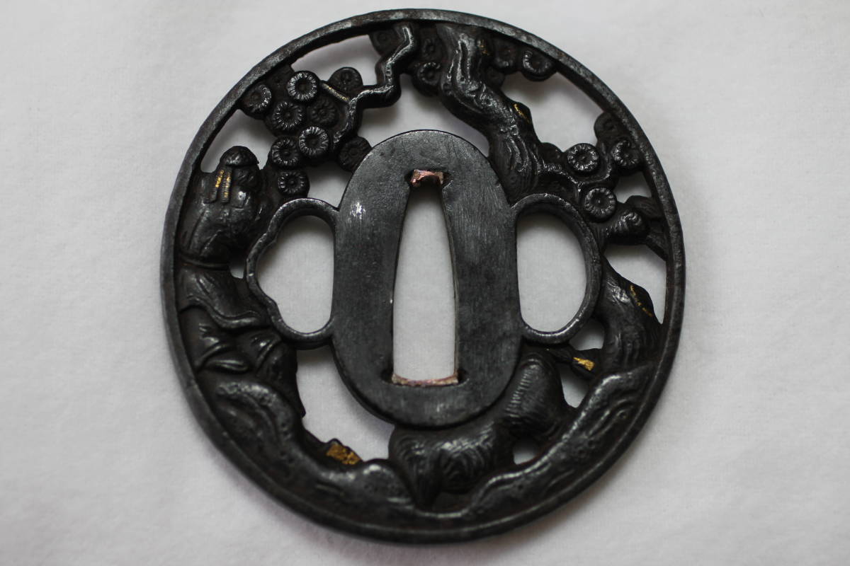 その1 時代物 透かし鍔 在銘 友長 鉄地 金象嵌 毛彫り （刀装具 刀