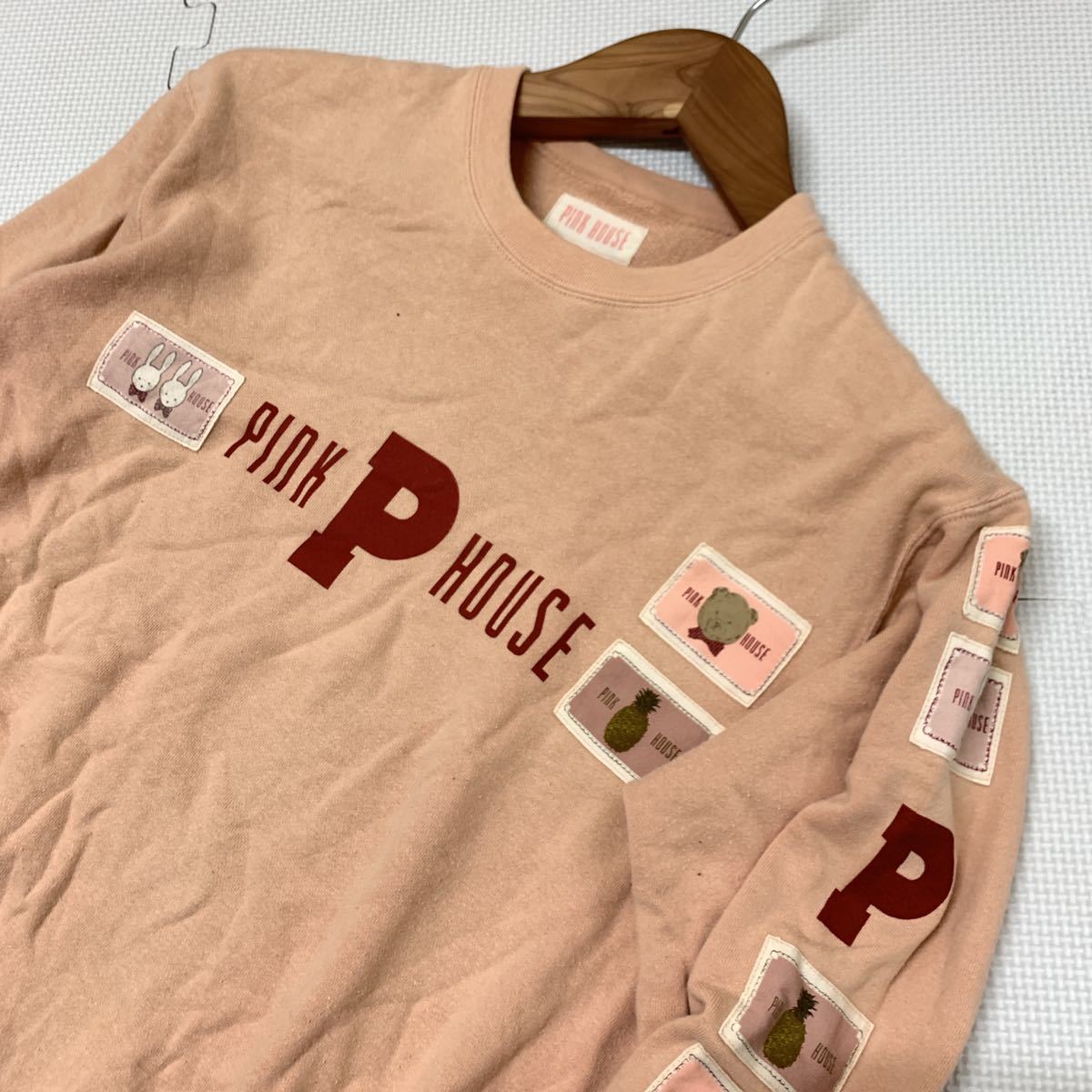 B 日本製 大人可愛い Pink House ピンクハウス ブランドロゴ バッチワーク スウェット トレーナー レディース トップス ピンク の落札情報詳細 ヤフオク落札価格情報 オークフリー スマートフォン版