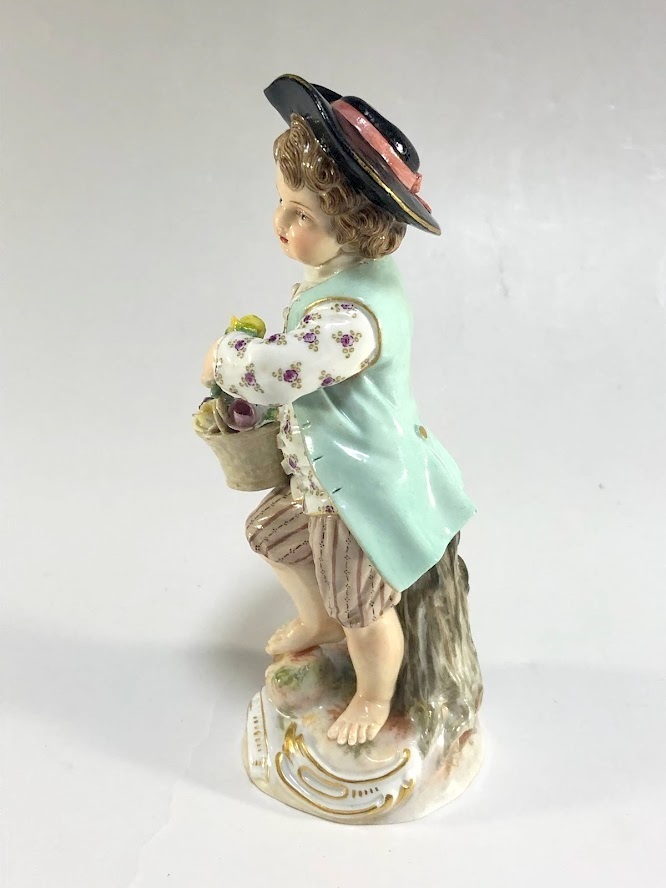 ✤1924年以前・マイセン(Meissen)フィギュリン✤『花かごを持つ
