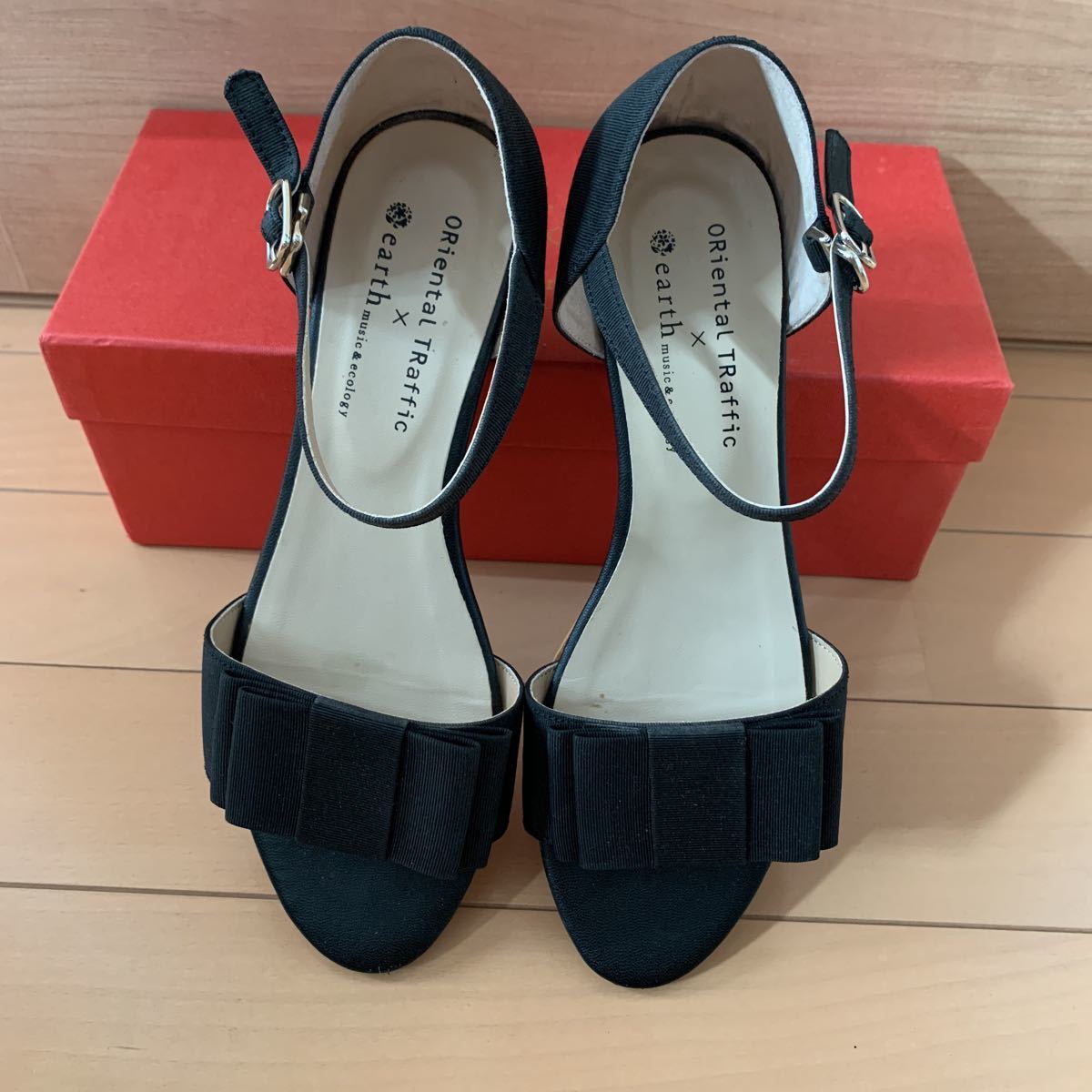 Oriental Traffic Earth Music Ecology オリエンタルトラフィック アースミュージック エコロジー コラボサンダル M 中古品 サンダル の落札情報詳細 ヤフオク落札価格情報 オークフリー スマートフォン版