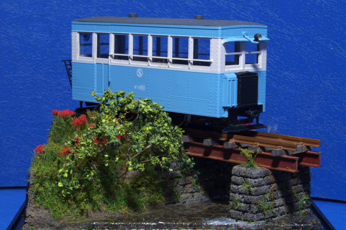 食*ン様 機関庫のある風景〜HOナロー 鉄道模型 展示台 ジオラマ 新品】 1/87 HOナロー ミニジオラマ 車両展示台 いつか見た風景 軽便