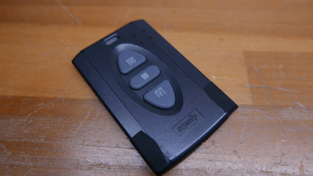 ガレージシャッタークワトロ追加リモコンsomfy CT1 RTS 426
