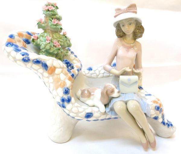 1000円スタート フィギュリン LLADRO リヤドロ グエル公園のひととき