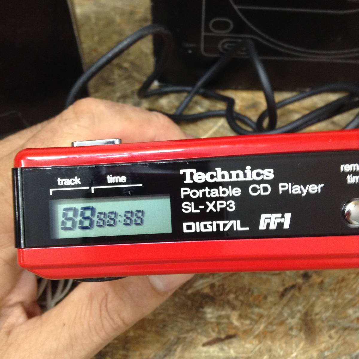 w200917-004B Technics SL-XP3 CDプレーヤー 黒 通電のみ確認 箱
