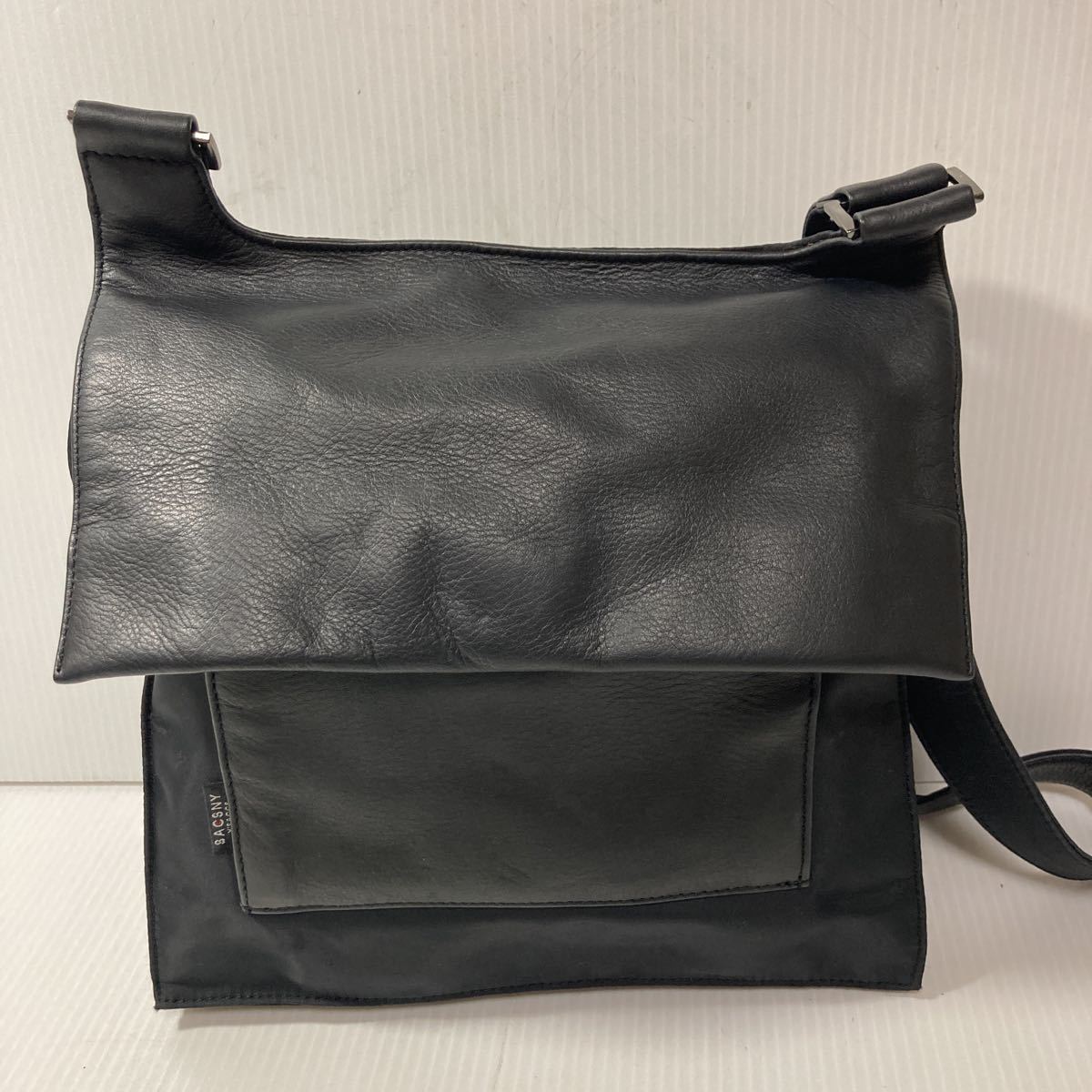 Sacsny Y Saccs サクスニーイザック ショルダーバッグ ブラック 黒 中古 の落札情報詳細 ヤフオク落札価格情報 オークフリー スマートフォン版