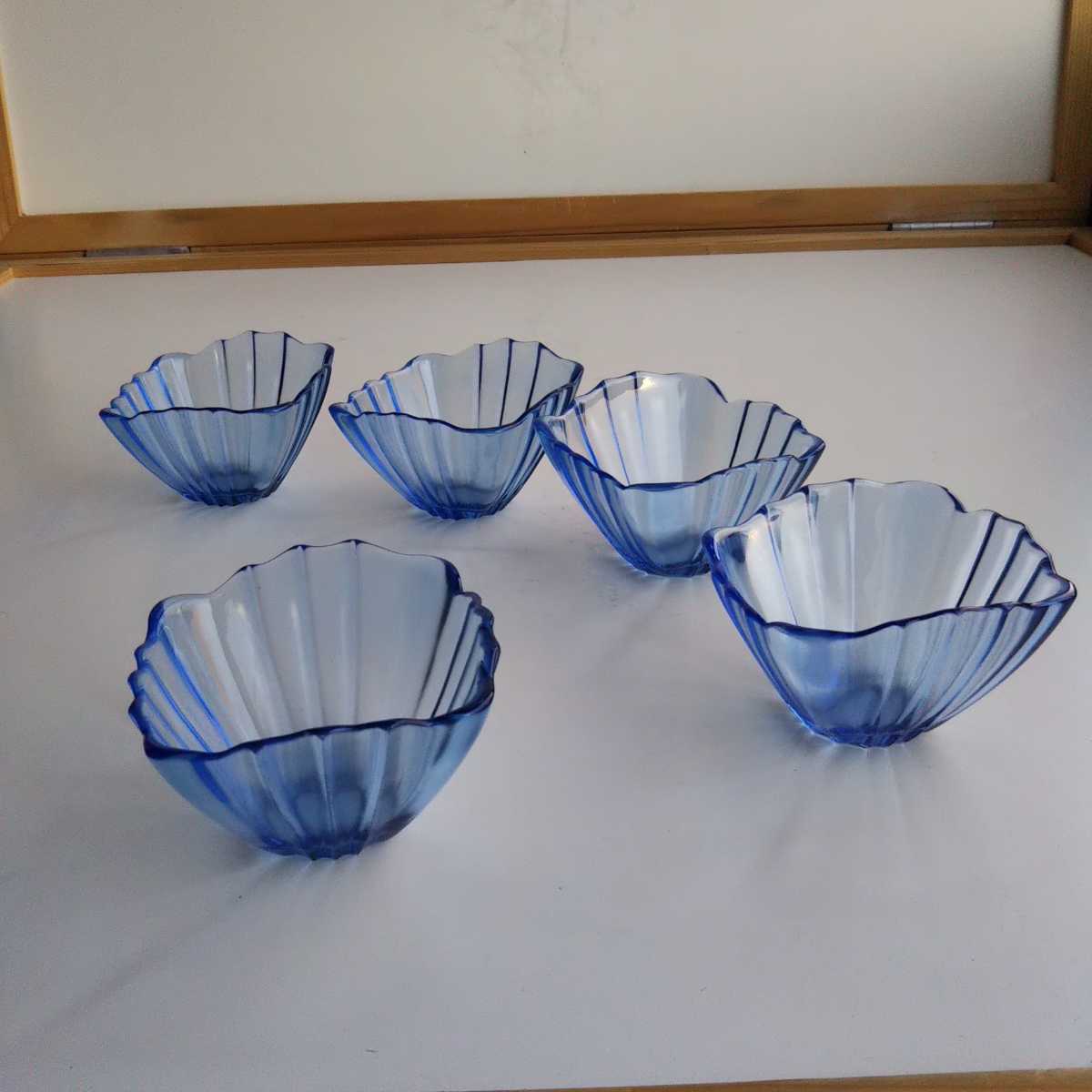 青ガラス小鉢 硝子器 みつ豆 あんみつ そうめん 和食器 昭和レトロ 未使用 の落札情報詳細 ヤフオク落札価格情報 オークフリー スマートフォン版