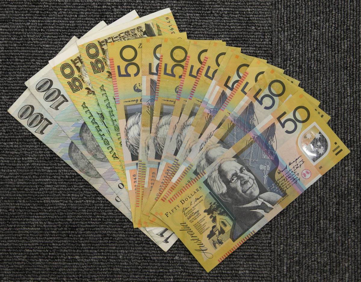 オーストラリア 50ドル 14枚 100ドル 2枚 計900ドル 紙幣 まとめて 骨董品 アンティーク コイン 古銭 の落札情報詳細 ヤフオク落札価格情報 オークフリー スマートフォン版 オーストラリア 50ドル 14枚 100ドル 2枚 計900ドル 紙幣 まとめて 骨董品 アンティーク コイン 古銭 の落札情報詳細 ヤフオク落札価格情報 オークフリー スマートフォン版