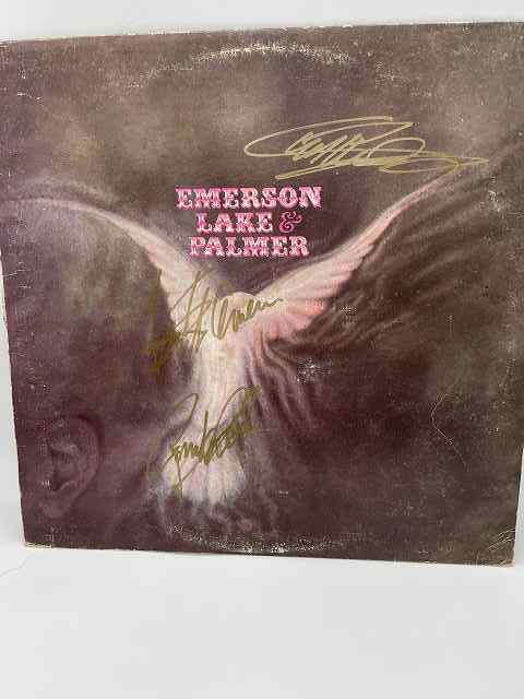 【直筆サイン入り！】EMERSON, LAKE & PALMER ツアーパンフ 直筆サイン入り！】EMERSON, LAKE & PALMER ツアーパンフ - メルカリ