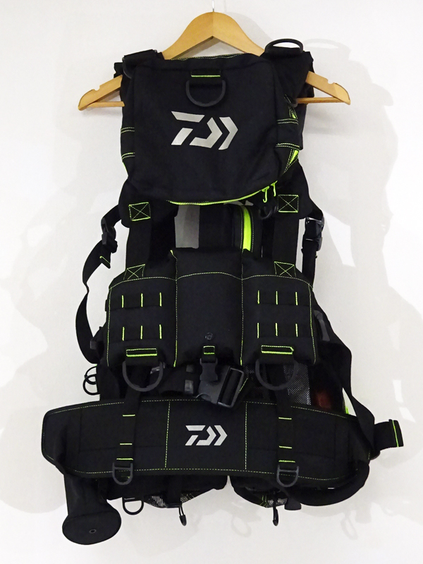 ☆中古☆DAIWA（ダイワ）ベンチクールゲームベストIV DF-6109 ブラック