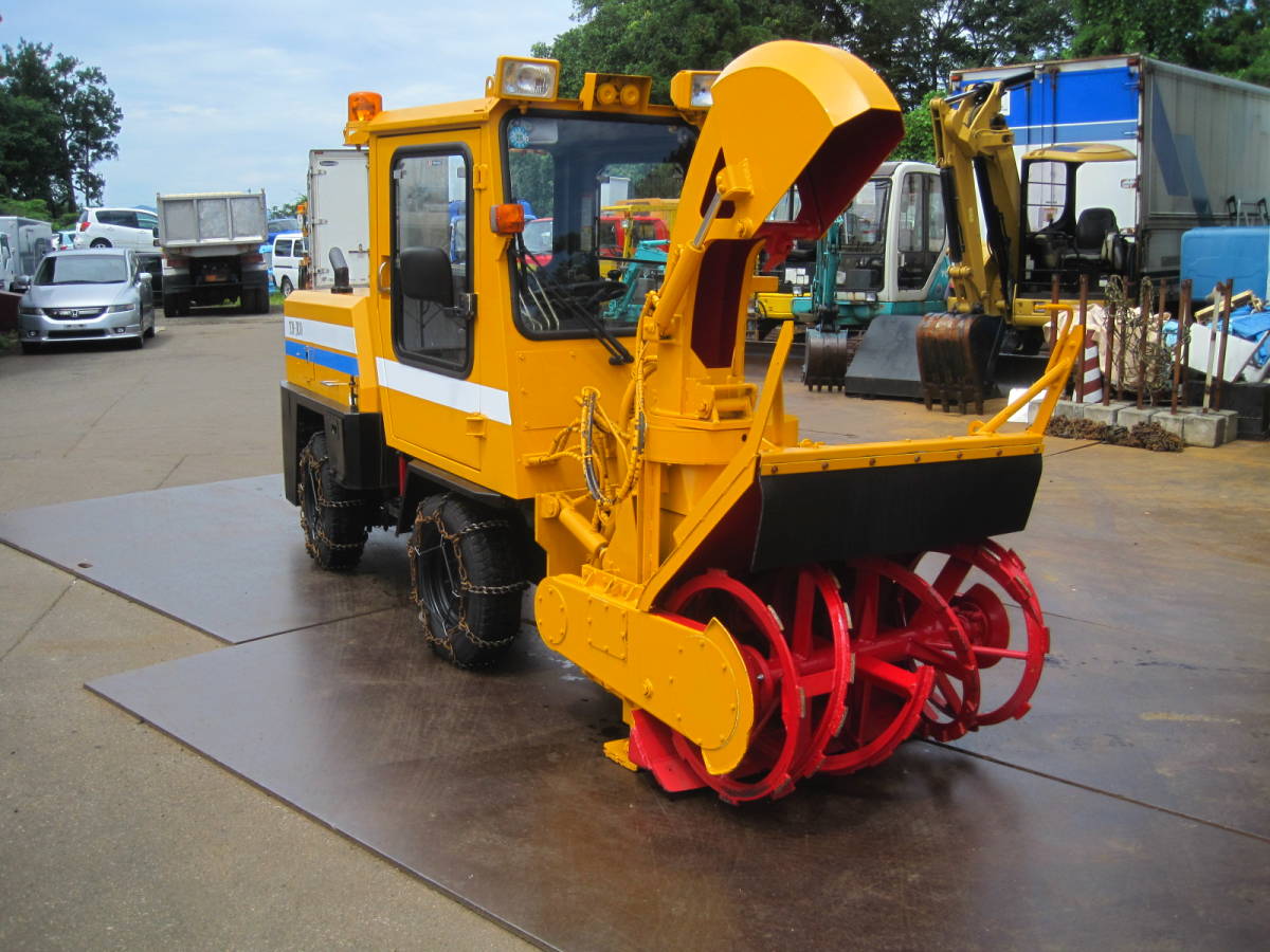 やや傷や汚れあり 小型ロータリ除雪車 Tcm Jr30 2 幅1ｍ ロータリ除雪車 歩道用 04年製 ロータリー除雪車 小型特殊 の落札情報詳細 ヤフオク落札価格情報 オークフリー スマートフォン版