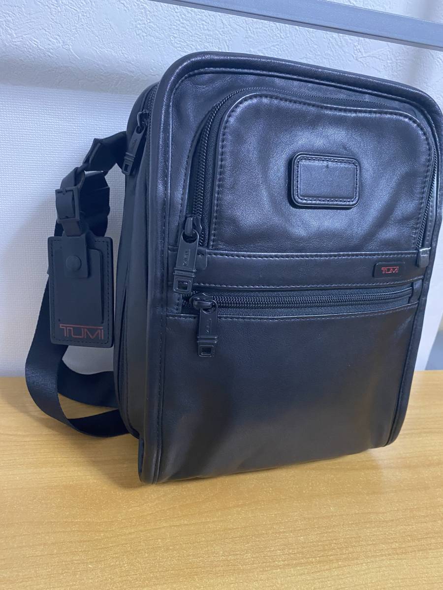 【未使用に近い】高級品 新品同様 トゥミ TUMI ALPHA 2 92116DH レザー ショルダーバッグ ORGANIZER TRAVEL