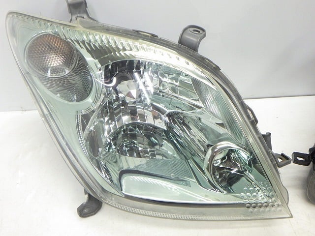 ★コーティング加工済★　トヨタ　NCP60/65　イスト　ヘッドライト　左右セット　HID　190716202 トヨタ ＮＣＰ６０ イスト 持ち込み リアスポイラー 取り付け 穴あけ