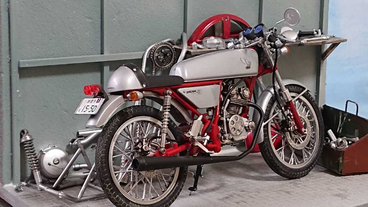 新品】昭和の人達 昭和のタバコ屋主屋付き完全版 1/32 ホンダ カブ郵便