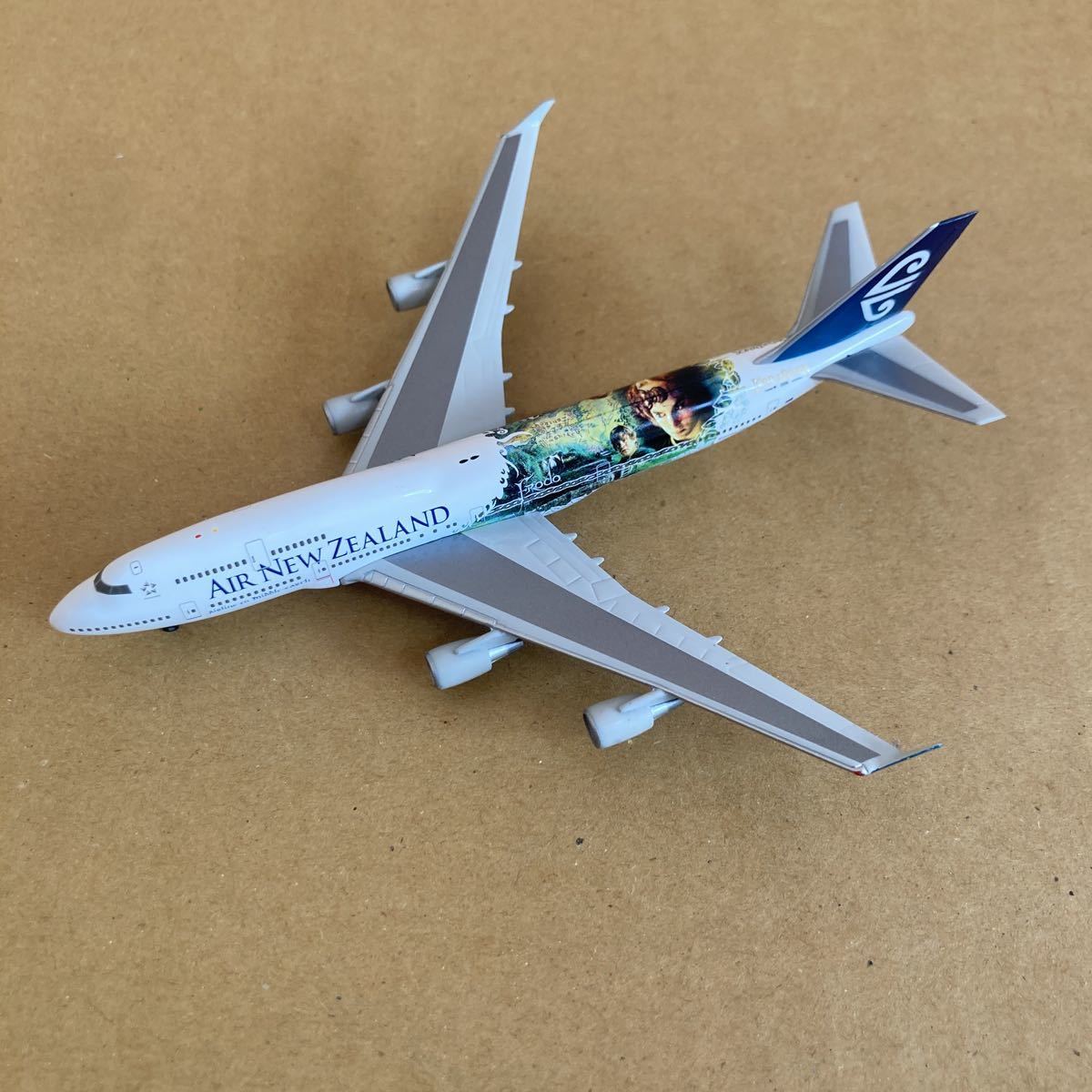 1/400 747-400 ニュージーランド 航空「ロード・オブ・ザ・リング」