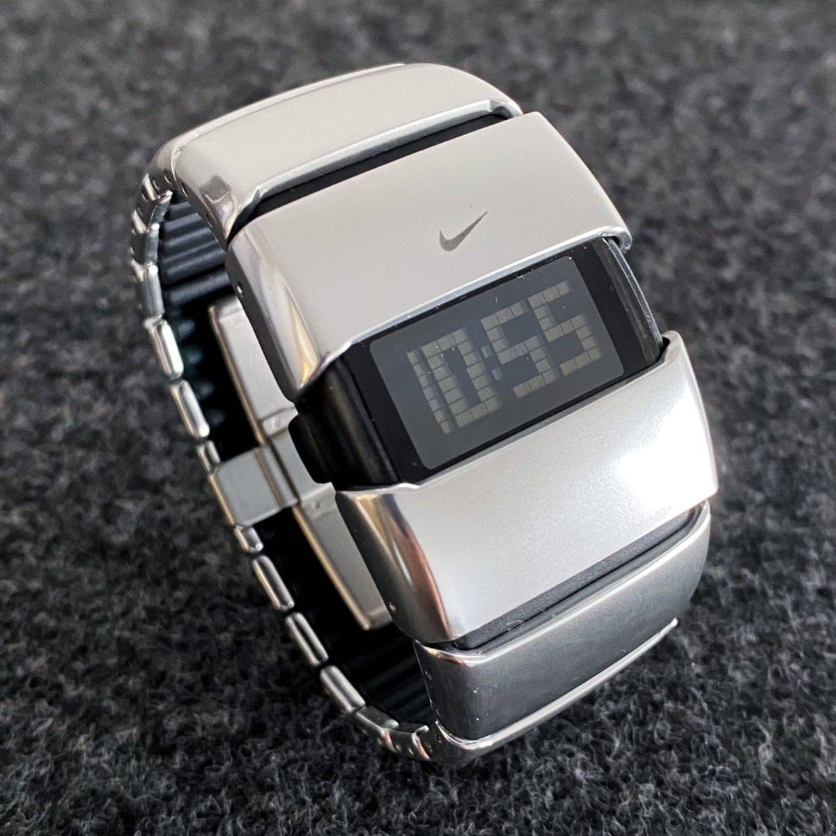 NIKE デジタル腕時計Y2K A2356(やや傷や汚れあり】希少 動作品 NIKE デジタル腕時計Y2K A2356(やや傷や汚れあり】希少 動作品