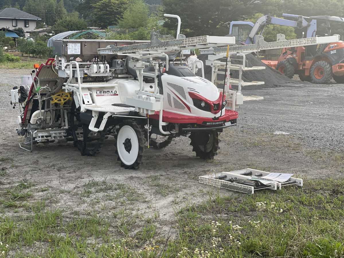未使用に近い】使用期間少ない新古 三菱田植機 LE80AD 8条植 施肥機