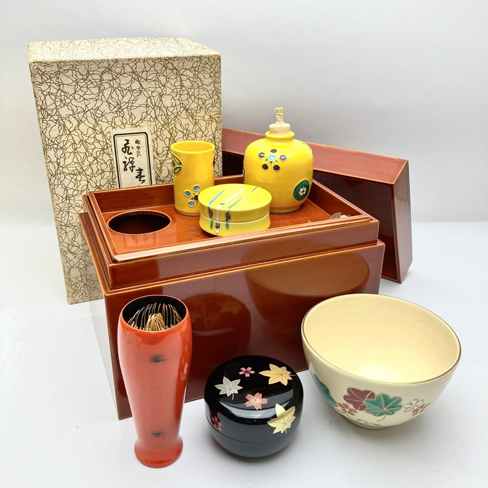 茶道具 飛騨春慶塗 茶箱 棗 茶碗など 五点 一式 共箱 M R5769 工場