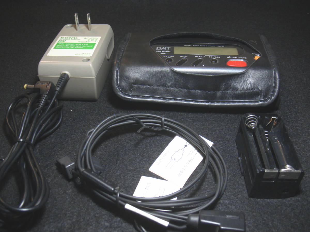【全体的に状態が悪い】SONY TCDD7 DAT Walkman ソニー ウォークマン デジタルオーディオテープレコーダー ERROR11 ACアダプター、おまけ付きの落札情報詳細