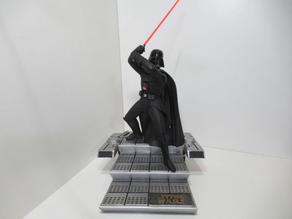 スターウォーズ　ダース・ベイダー　シネマキャスト　スタチュー10000体限定品 Amazon.co.jp: スター・ウォーズ ダース・ベイダー シネマ