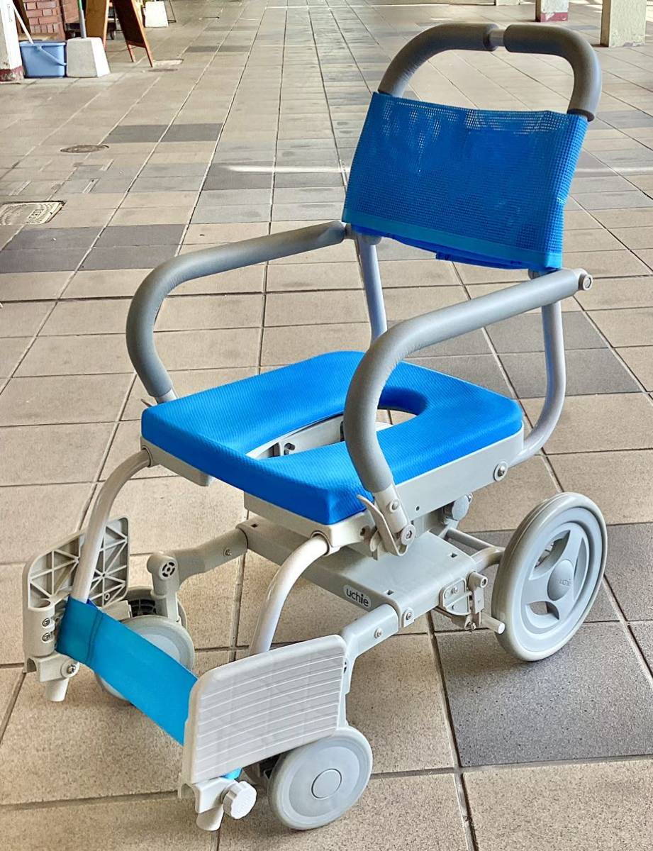 UCHIE シャワーラク 入浴用車椅子 折りたたみ式 4輪ウチエ