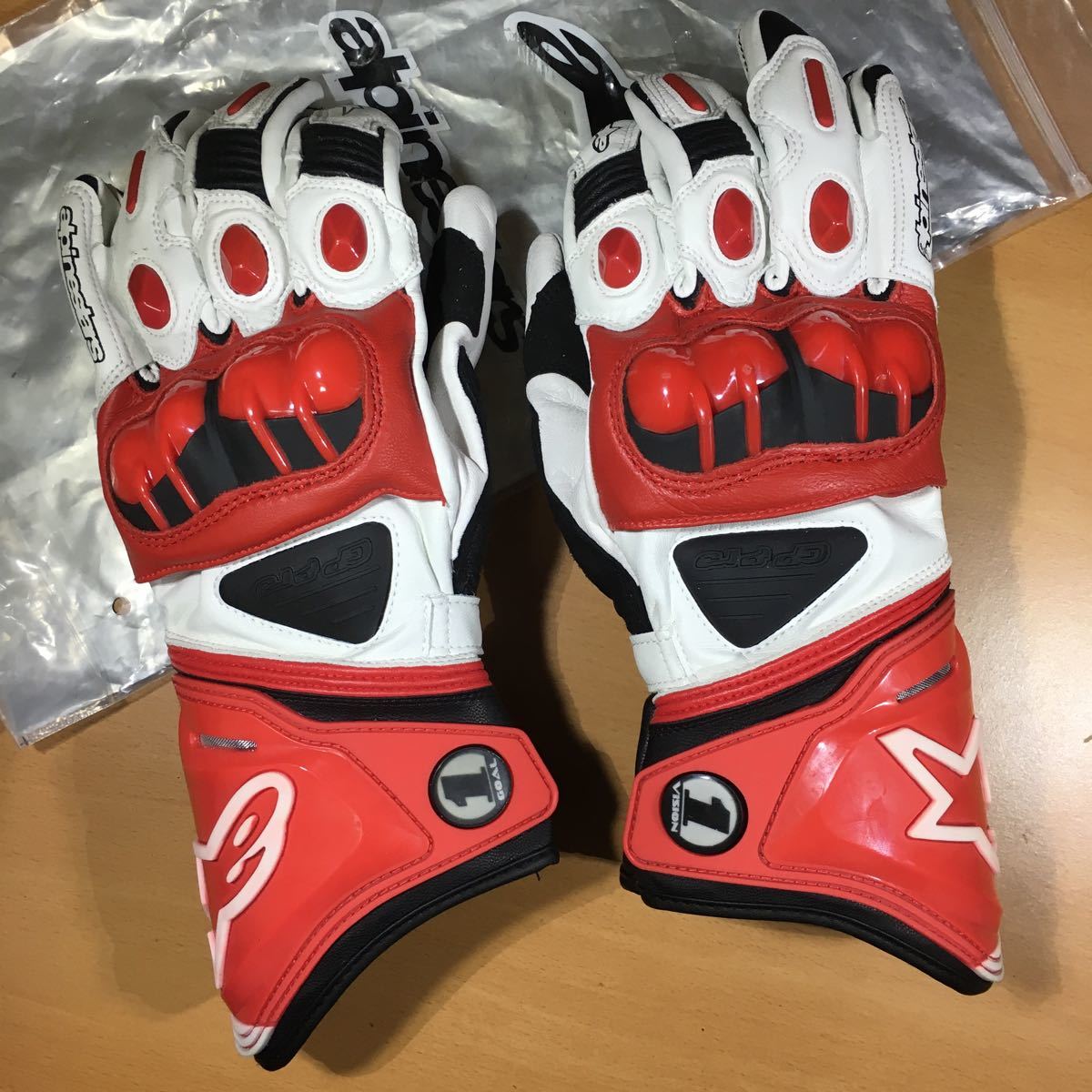 アルパインスターズ GP PRO グローブ Mサイズ 355 6719 GP PRO R3 GLOVE Alpinestars(アルパインスターズ) ブラック