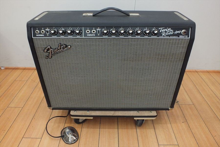 【やや傷や汚れあり】☆ Fender フェンダー 65 TWIN REVERBAMP ギターアンプ 中古 現状品 230607K4101の