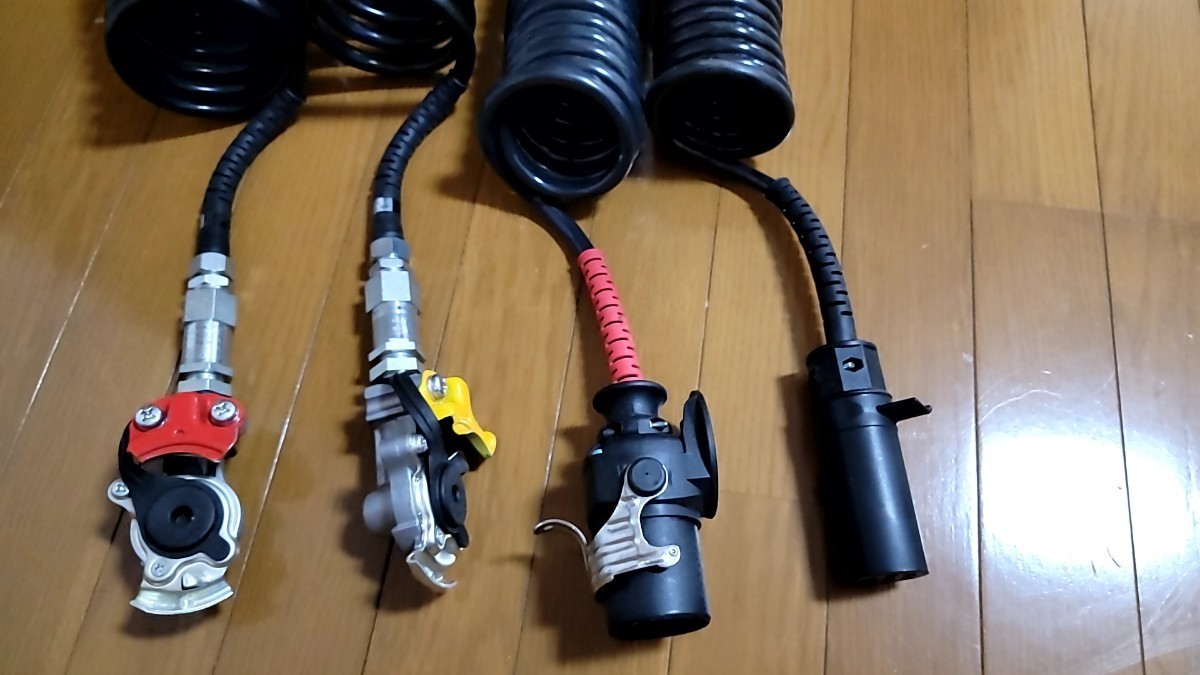 やや傷や汚れあり】UDトレーラースパイラル接続ホースと電源とABS接続