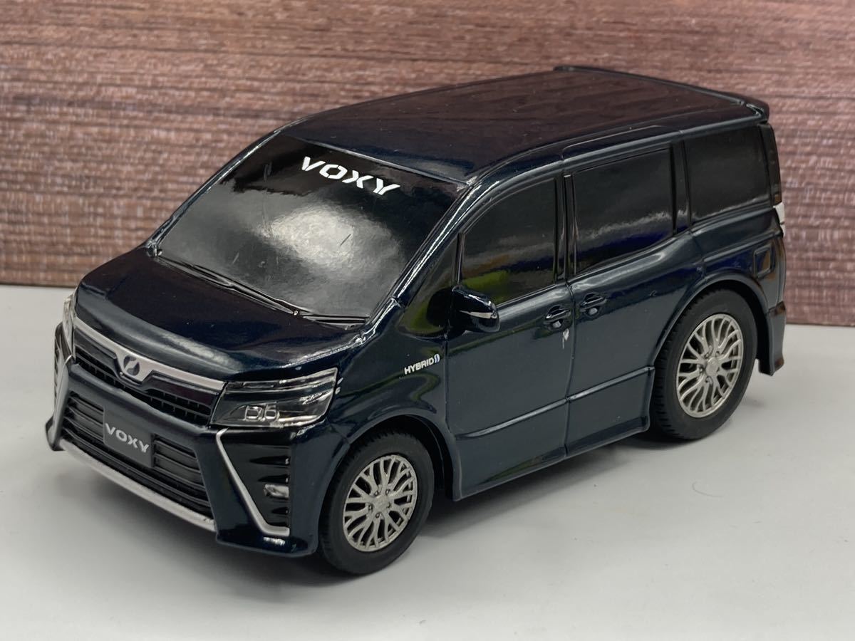 ヴォクシー80系前期のミニカー 非売品】 ヴォクシー 80系 前期