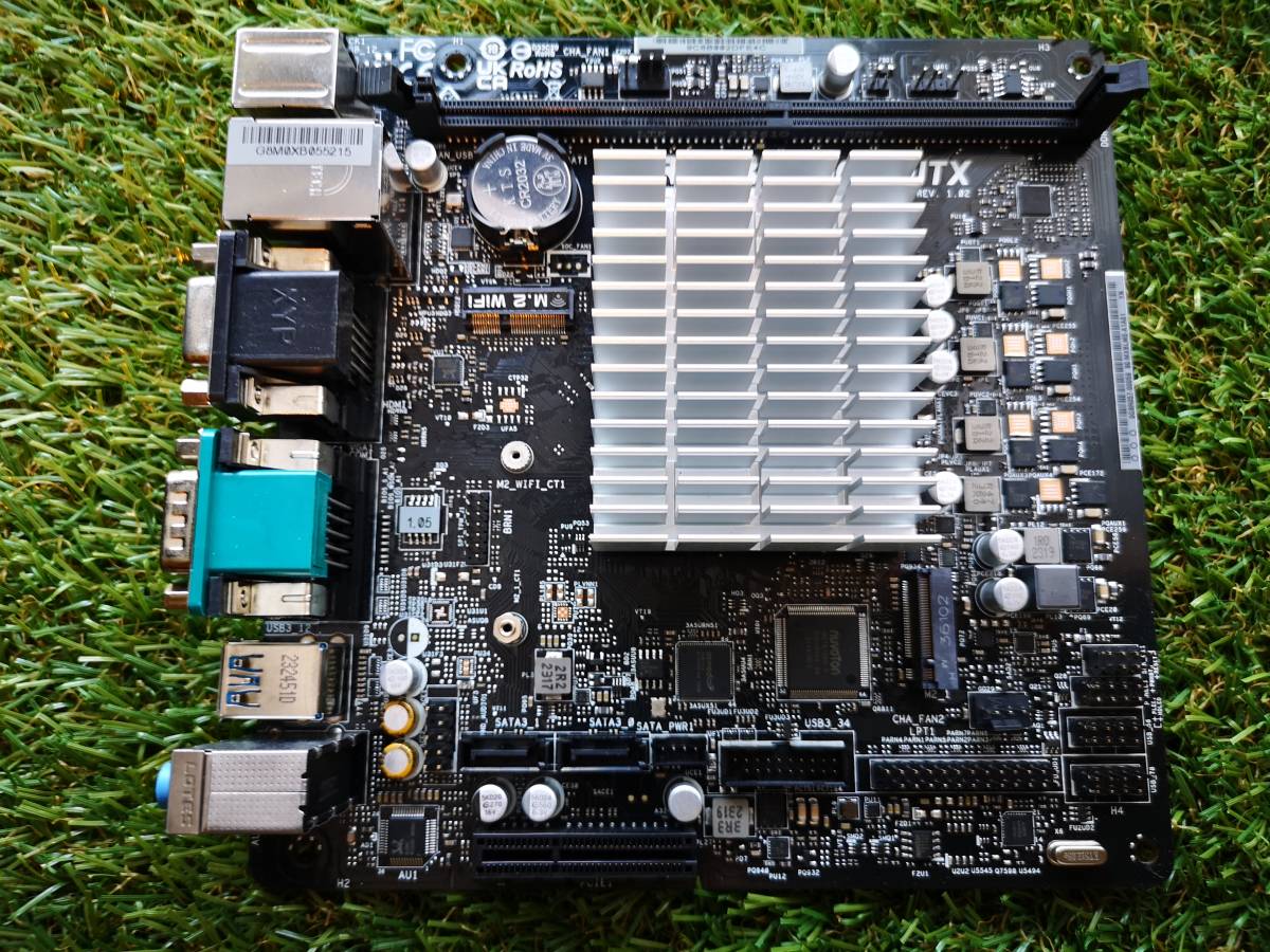 未使用に近い】送料無料【ほぼ未使用 背面パネル未開封】動作品 ASRock
