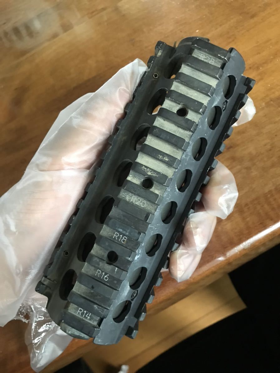 【やや傷や汚れあり】米軍放出品 COLT M4A1 RAS ハンドガード KAC knight's armament ナイツ ②の落札情報詳細 ...