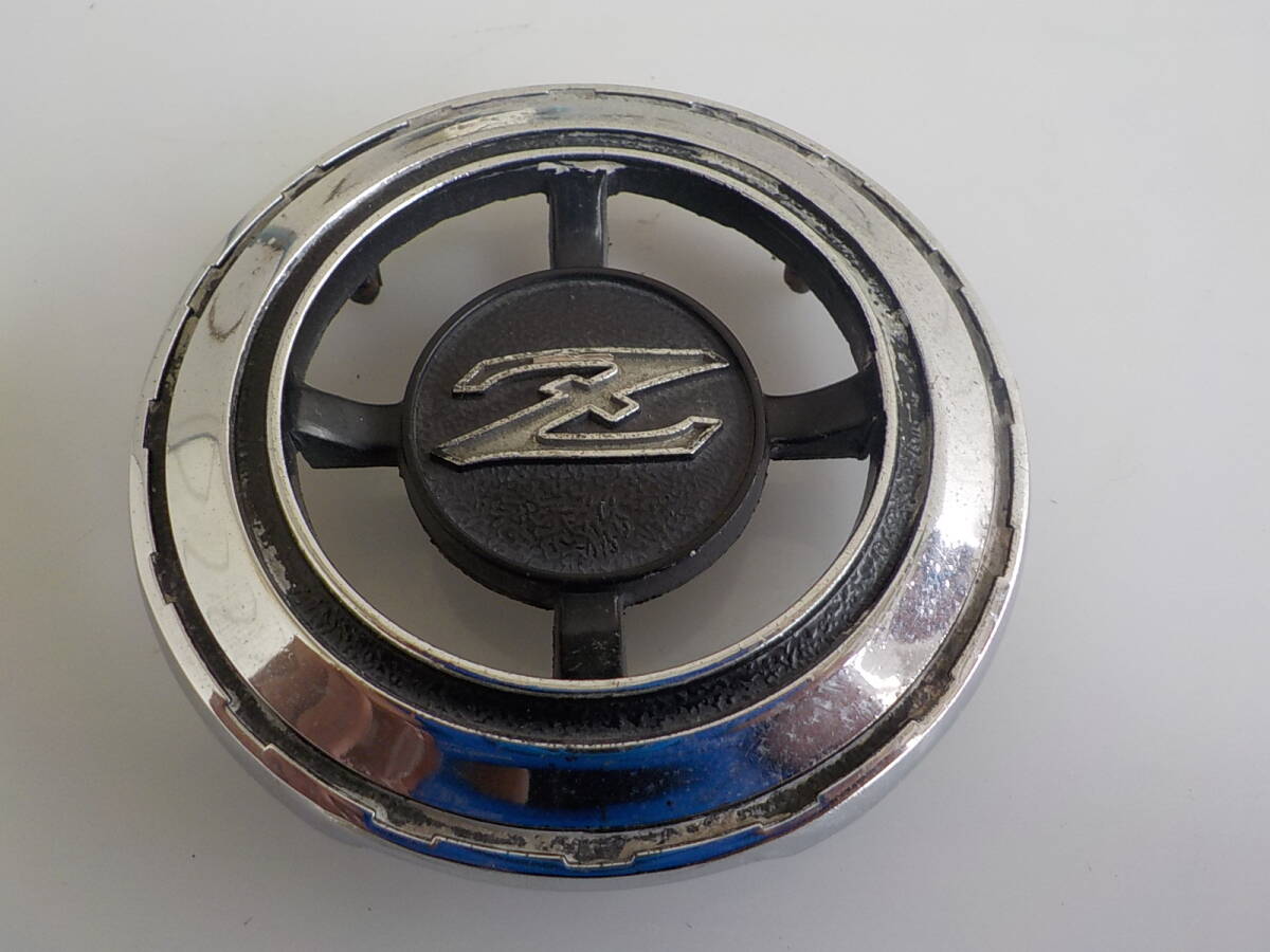 フェアレディZ S130 S130Z GS130 ボンネット ダクト エンブレム 部品