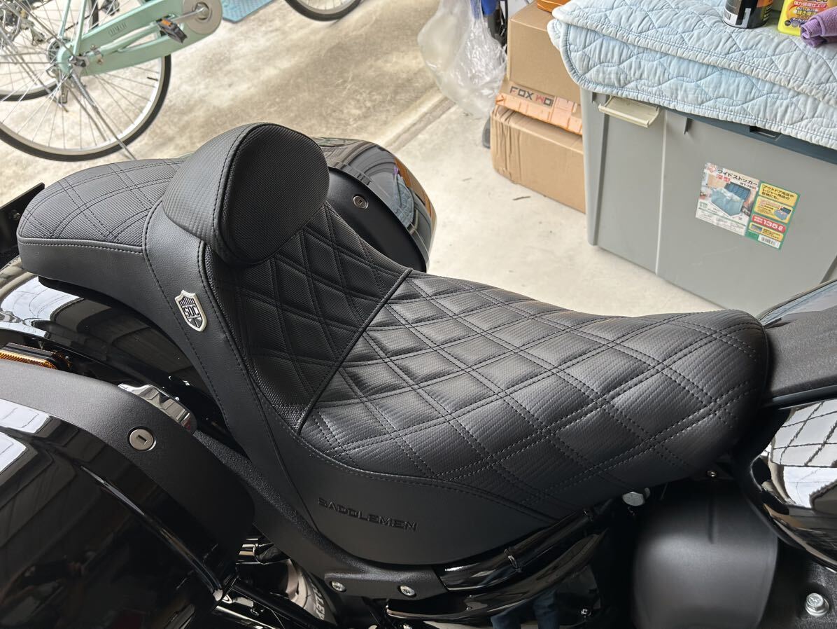 Saddlemen Pro SDC パフォーマンスグリッパーシート FXLRS（ハーレー 