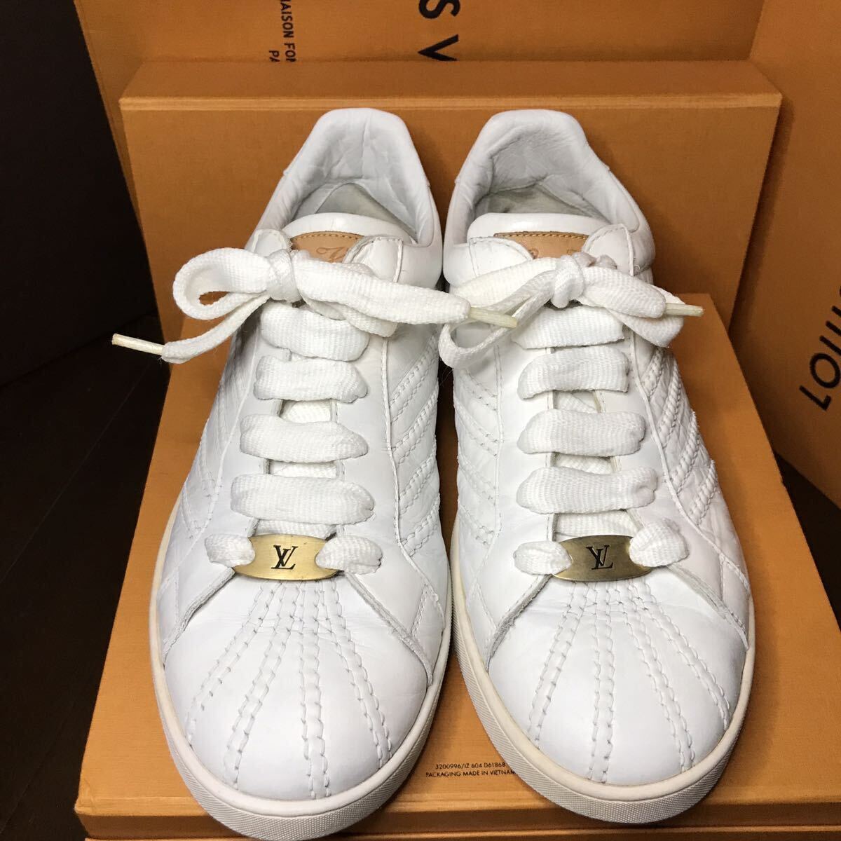 美品 ルイヴィトン レザー ドライビングシューズ 25.5 LVロゴパーツ