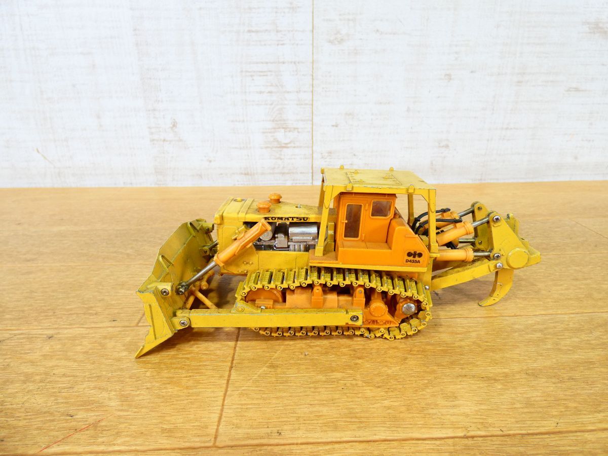 コマツブルドーザーD455A