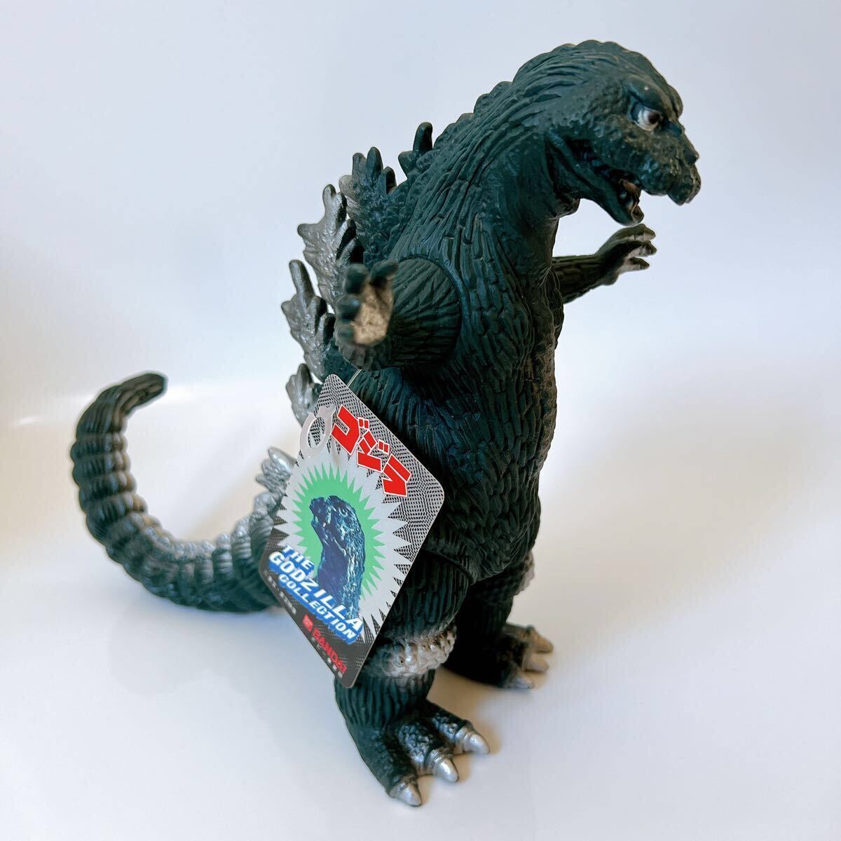 シルバー ゴジラ フィギュア 約23cm シルバー ゴジラ フィギュア 約23cm ゴジラ」お値段なんと330万円！ 全