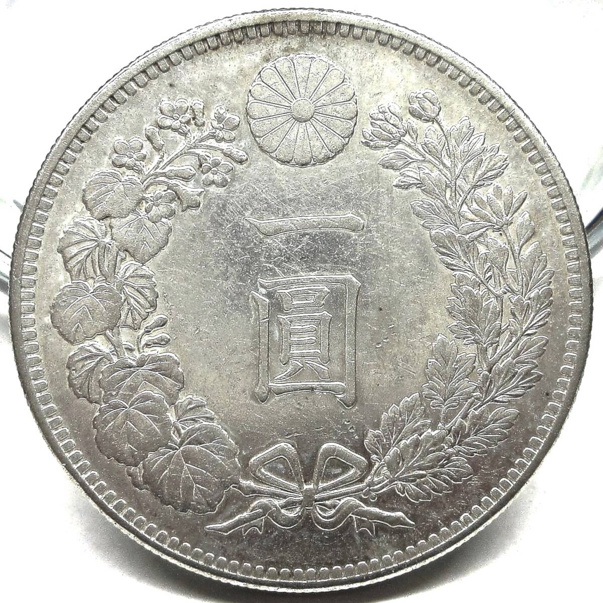 大日本 明治12年 新1円金貨 古銭 金貨 直径38.1mm 重さ26.5gの